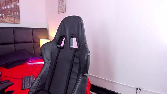 Snapshot of Megan_Miles02 chatting on 03.08.25 Megan Miles02 online show from 03.08.25