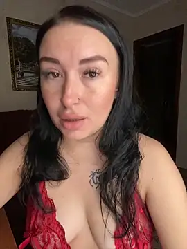 Snapshot of Roxana_Bell chatting on 10.21.25 Roxana Bell online show from 10.21.25