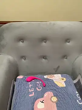 Snapshot of Linda-Mora chatting on 02.22.25 Linda-Mora online show from 02.22.25