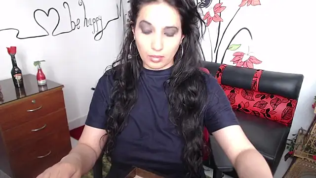 Snapshot of Roxanne_Ssummers chatting on 01.08.25 Roxanne Ssummers online show from 01.08.25