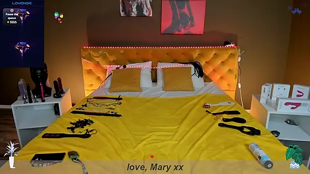 Snapshot of Mary_Xextra chatting on 02.08.25 Mary Xextra online show from 02.08.25