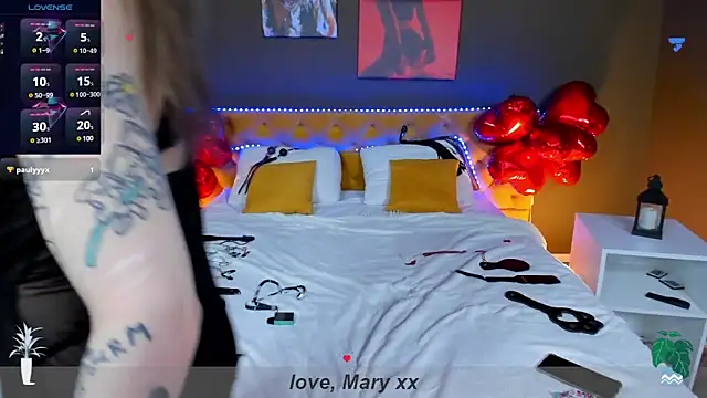 Snapshot of Mary_Xextra chatting on 02.10.25 Mary Xextra online show from 02.10.25