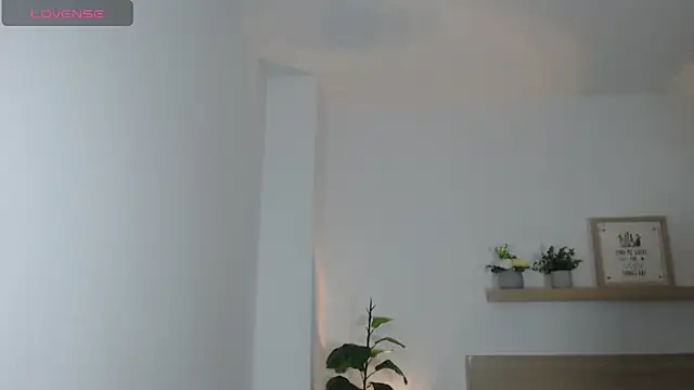 Snapshot of enma30_ chatting on 12.19.24 enma30  online show from 12.19.24