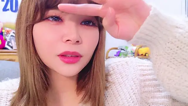 Snapshot of Megu_Melon chatting on 12.18.24 Megu Melon online show from 12.18.24