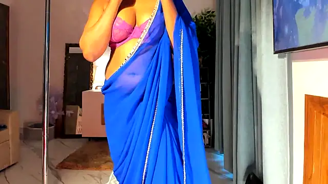 Snapshot of Bad_Girl_Kayra69 chatting on 10.16.25 Bad Girl Kayra69 online show from 10.16.25