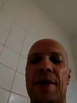 Snapshot of wedge75 chatting on 12.24.24 wedge75 online show from 12.24.24