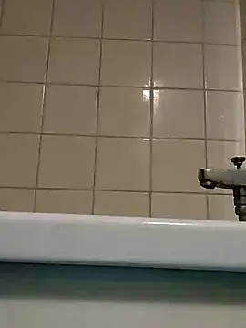 Snapshot of wedge75 chatting on 01.11.25 wedge75 online show from 01.11.25