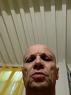 Snapshot of wedge75 chatting on 09.21.25 wedge75 online show from 09.21.25