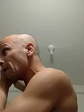 Snapshot of wedge75 chatting on 09.30.25 wedge75 online show from 09.30.25