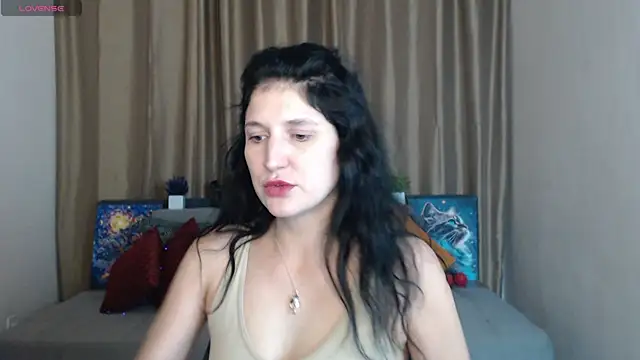 Alianna Solo Kisses online show from 03.18.25