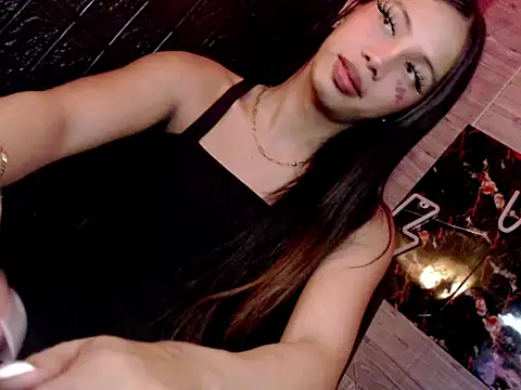 Snapshot of whiteladyboy chatting on 10.17.25 whiteladyboy online show from 10.17.25
