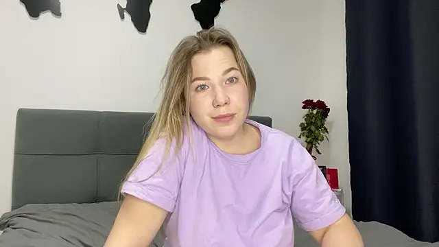 Embersweetbunny online show from 01.29.25