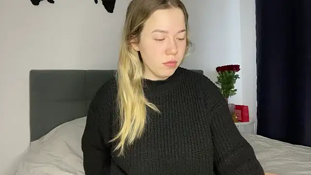 Embersweetbunny online show from 02.07.25