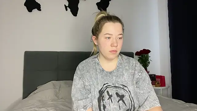 Embersweetbunny online show from 02.11.25