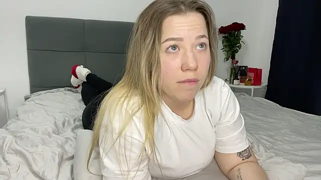 Embersweetbunny online show from 02.11.25