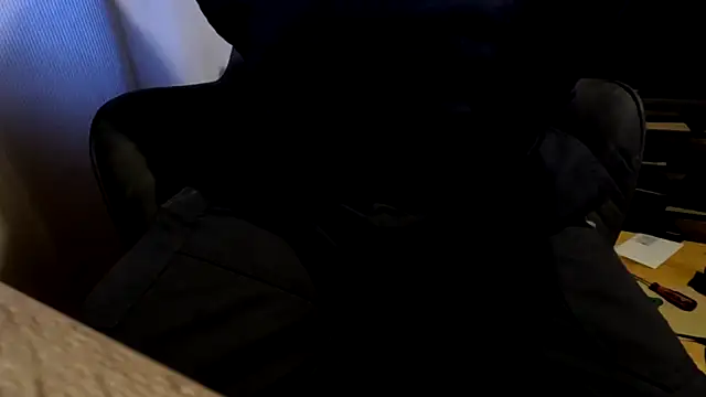 Snapshot of T0Yforeskin chatting on 09.18.25 T0Yforeskin online show from 09.18.25