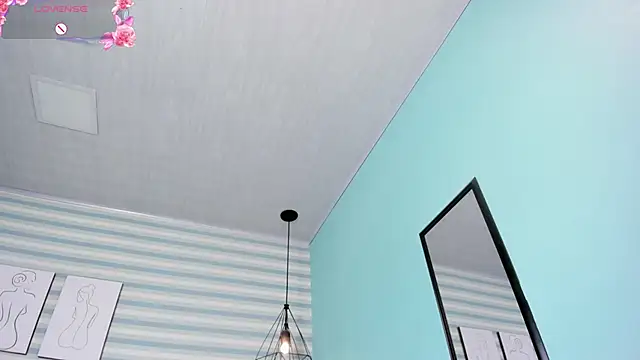 Snapshot of goddess_kianna chatting on 12.01.25 goddess kianna online show from 12.01.25