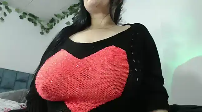 Snapshot of Donniia chatting on 12.17.24 Donniia online show from 12.17.24