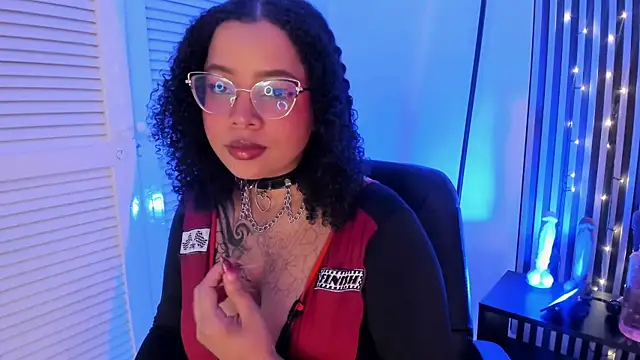 Emiilycollins online show from 12.12.24