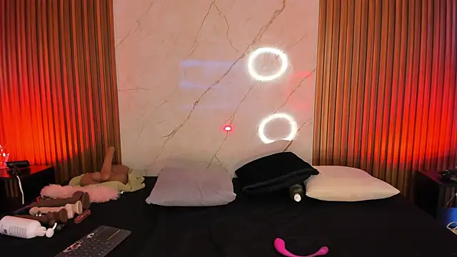 Emiilycollins online show from 12.20.24