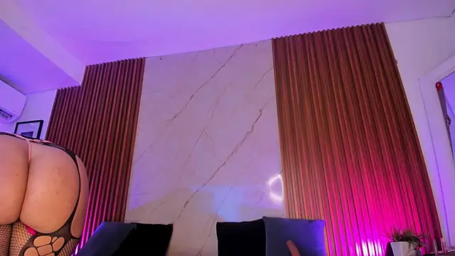 Emiilycollins online show from 02.17.25