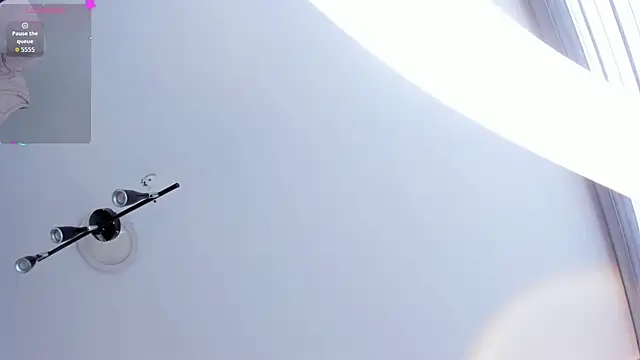 LIZ HOLMES online show from 09.25.25