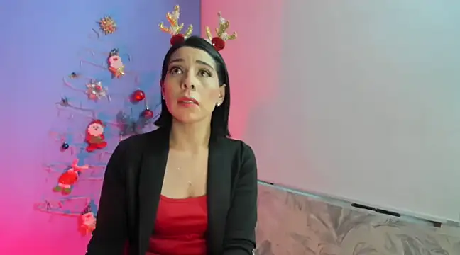 Snapshot of AdelleLennox_cg chatting on 12.29.24 AdelleLennox cg online show from 12.29.24