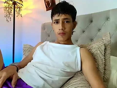 Snapshot of Ostin18hot chatting on 12.02.25 Ostin18hot online show from 12.02.25