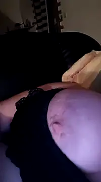 Snapshot of poussychats chatting on 03.05.25 poussychats online show from 03.05.25