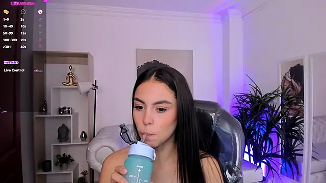 Aleejaa   online show from 01.18.25