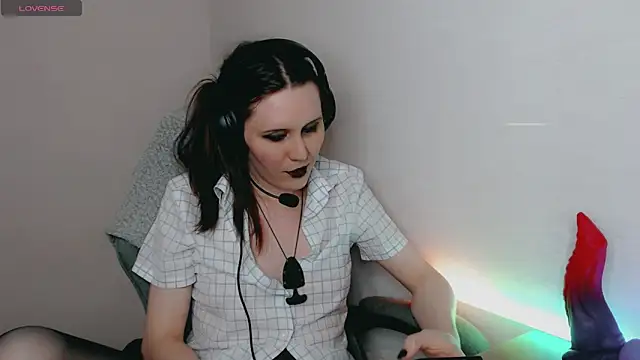 Snapshot of tracy_cooper chatting on 12.23.24 tracy cooper online show from 12.23.24