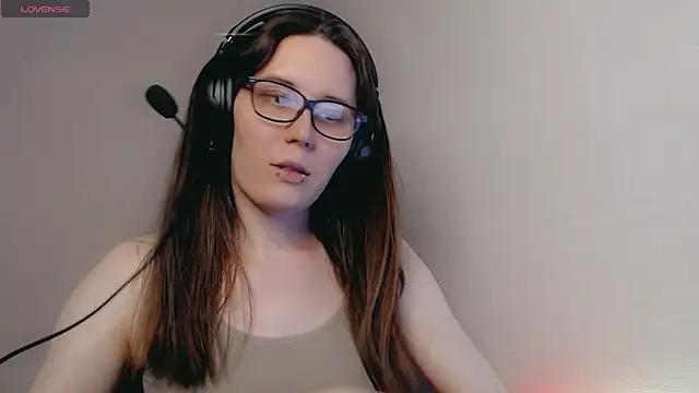 Snapshot of tracy_cooper chatting on 02.03.25 tracy cooper online show from 02.03.25