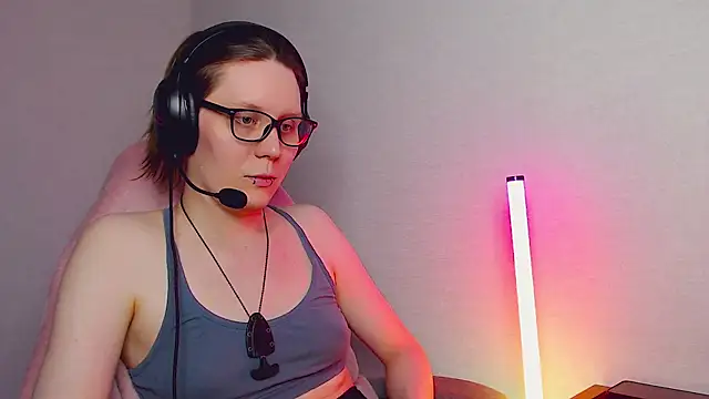 Snapshot of tracy_cooper chatting on 02.25.25 tracy cooper online show from 02.25.25