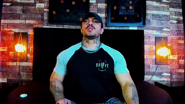 Van Velckan online show from 02.20.25