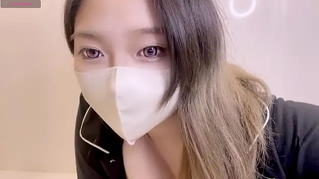 Snapshot of Rei1216xo chatting on 12.14.24 Rei1216xo online show from 12.14.24