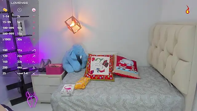 Snapshot of nailah_love1 chatting on 12.16.24 nailah love1 online show from 12.16.24