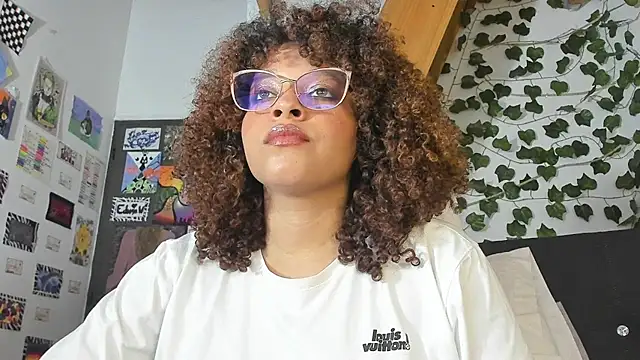 Snapshot of Ada_gales_ chatting on 12.19.24 Ada gales online show from 12.19.24