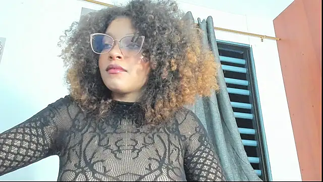 Snapshot of Ada_gales_ chatting on 11.07.25 Ada gales online show from 11.07.25