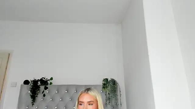 Snapshot of Alexia-Lee chatting on 01.18.25 Alexia-Lee online show from 01.18.25