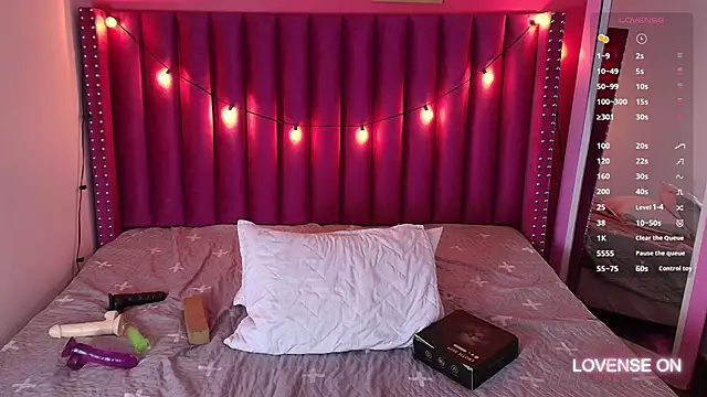 littleebonny online show from 01.30.25