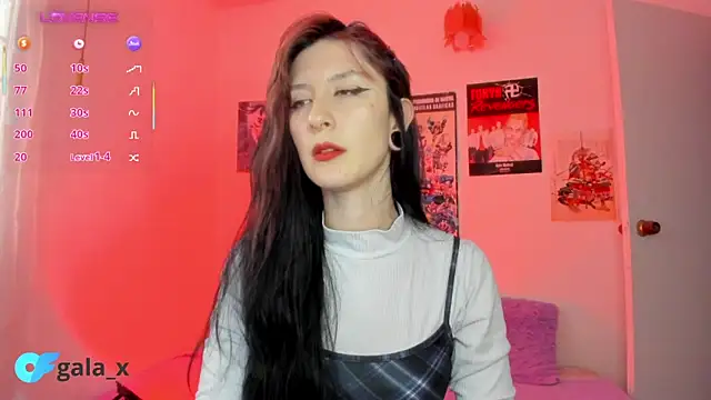 Snapshot of sunshine_girl9 chatting on 02.17.25 sunshine girl9 online show from 02.17.25