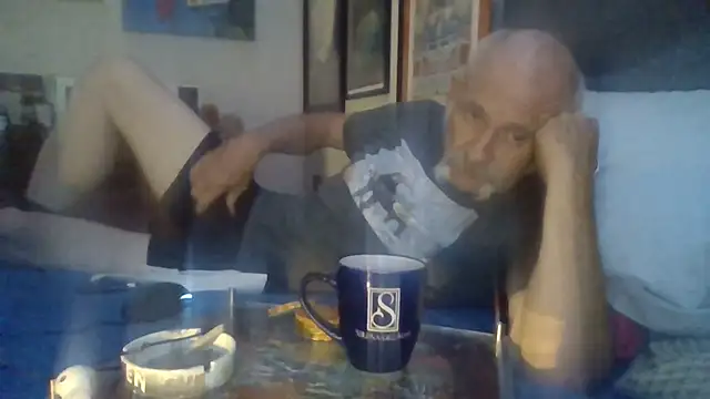 Snapshot of den-rock4u chatting on 10.17.25 den-rock4u online show from 10.17.25