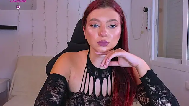 Snapshot of Karinchik_ chatting on 12.14.24 Karinchik online show from 12.14.24