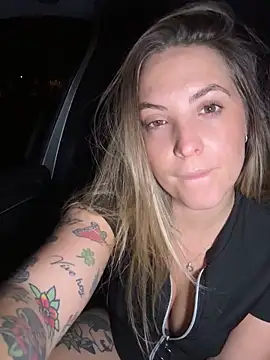 Snapshot of LiliMorganxxx chatting on 10.26.25 LiliMorganxxx online show from 10.26.25