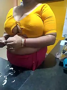 Snapshot of ANUBHABI chatting on 01.04.25 ANUBHABI online show from 01.04.25