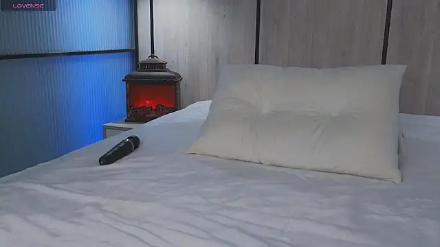 Snapshot of Monikacutie chatting on 03.23.25 Monikacutie online show from 03.23.25