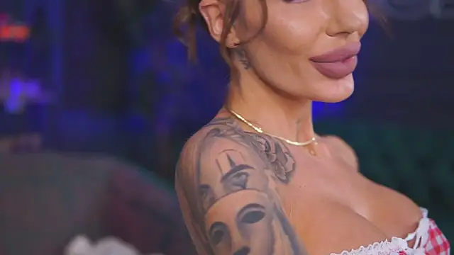 RaquelleVon online show from 02.18.25