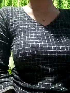 Snapshot of Aruyeshi- chatting on 02.20.25 Aruyeshi- online show from 02.20.25