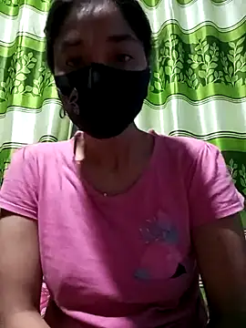 Snapshot of Aruyeshi- chatting on 03.10.25 Aruyeshi- online show from 03.10.25