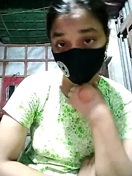 Snapshot of Aruyeshi- chatting on 10.14.25 Aruyeshi- online show from 10.14.25